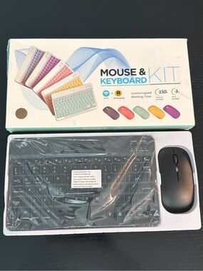 Wireless Black Keyboard and Mouse Combo - Rechargeable